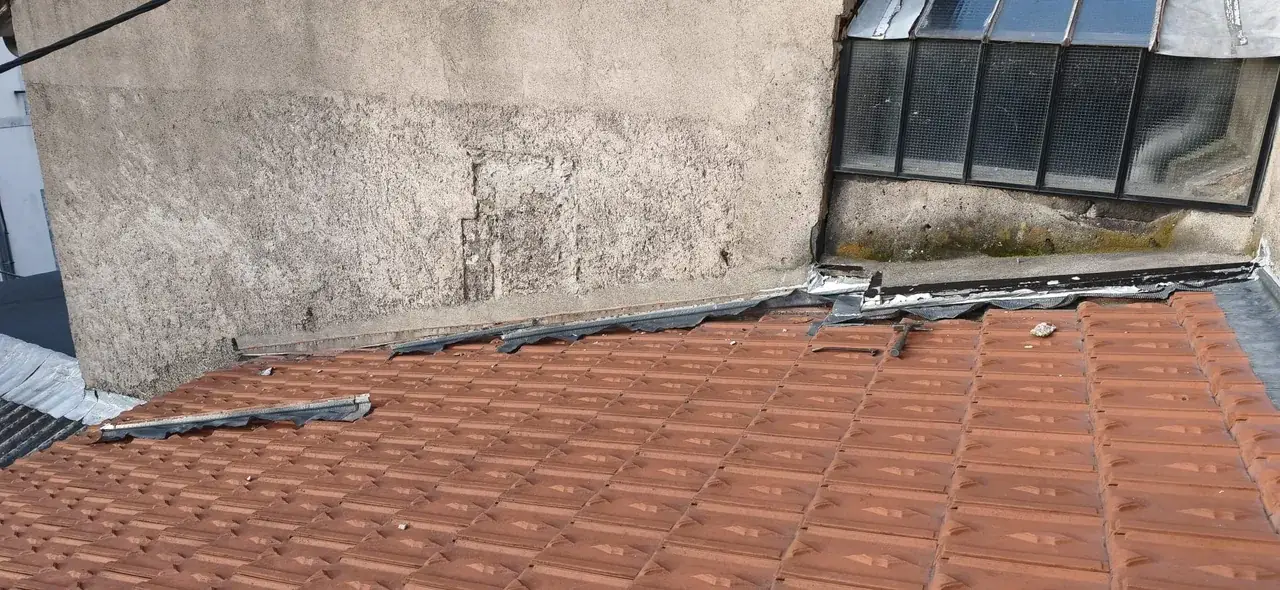 Toiture rénovée par Toit des Dômes à Clermont-Ferrand (70) — vue d'ensemble