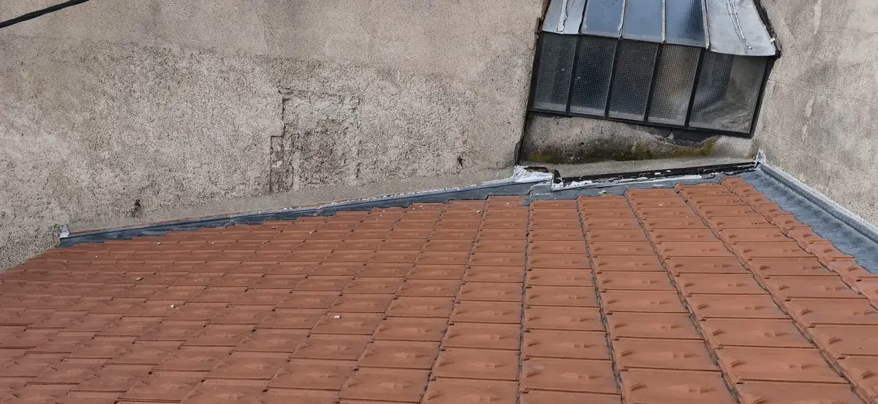 Toiture rénovée par Toit des Dômes à Clermont-Ferrand (68) — vue d'ensemble