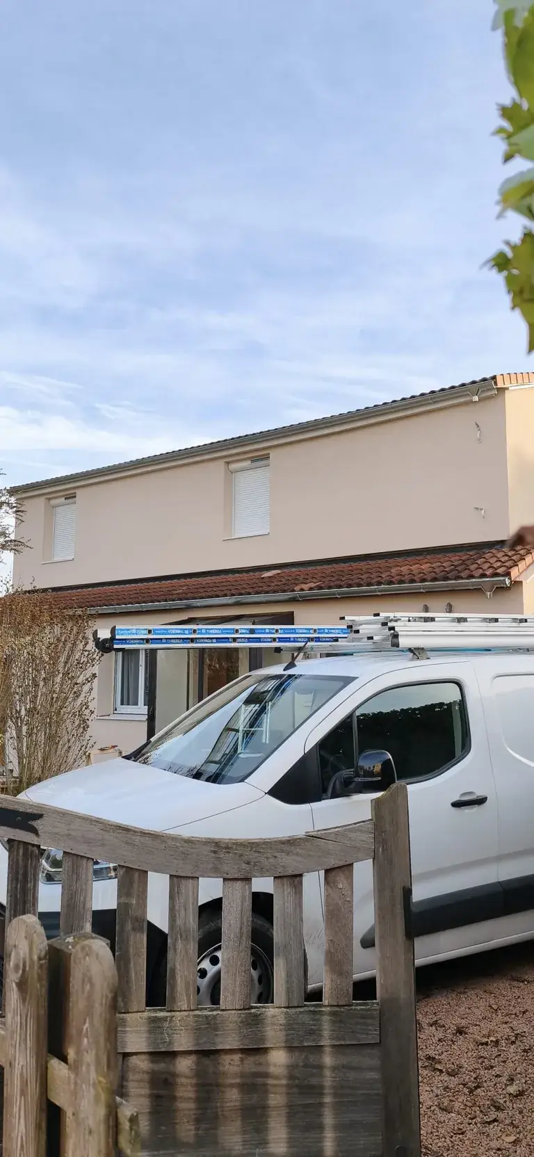 Toiture rénovée par Toit des Dômes à Clermont-Ferrand (82) — vue rapprochée