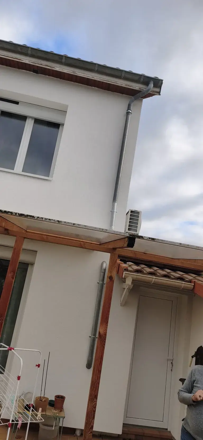 Réparation de toiture en cours par Toit des Dômes (24) — vue rapprochée