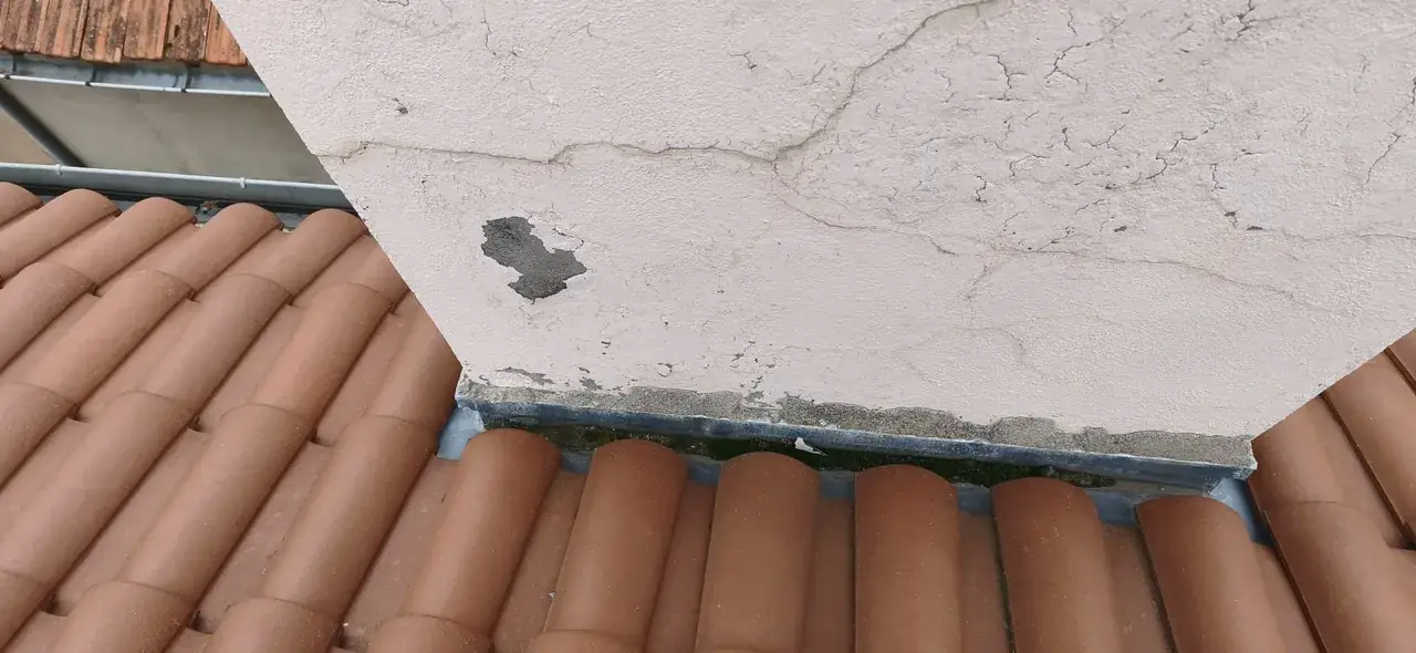 Toiture rénovée par Toit des Dômes à Clermont-Ferrand (86) — vue d'ensemble