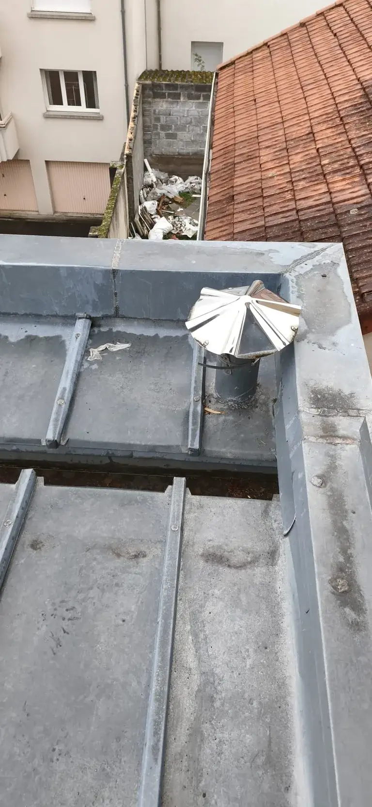 Toiture rénovée par Toit des Dômes à Clermont-Ferrand (93) — vue rapprochée